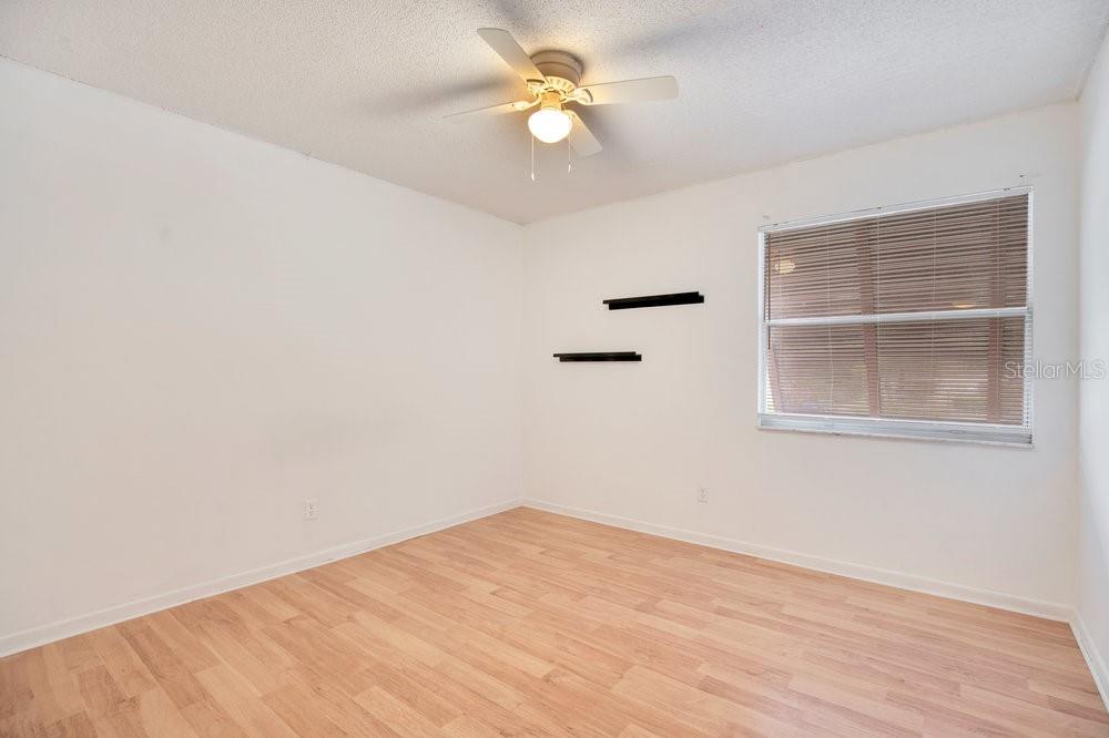 Image 14 of 25 For 190 Hickory Woods Court 12b