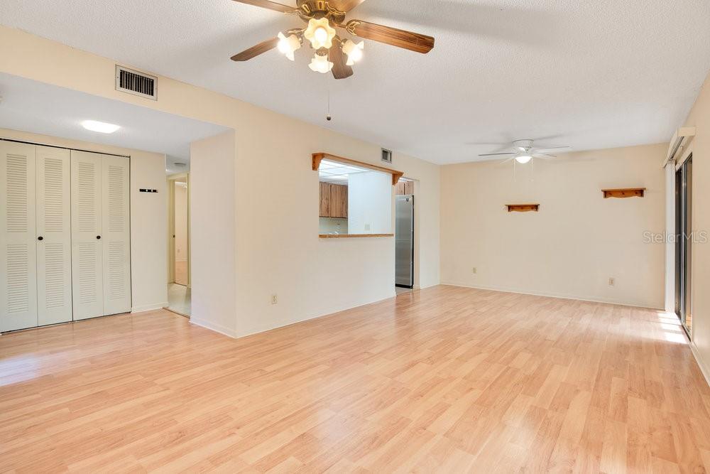 Image 4 of 25 For 190 Hickory Woods Court 12b