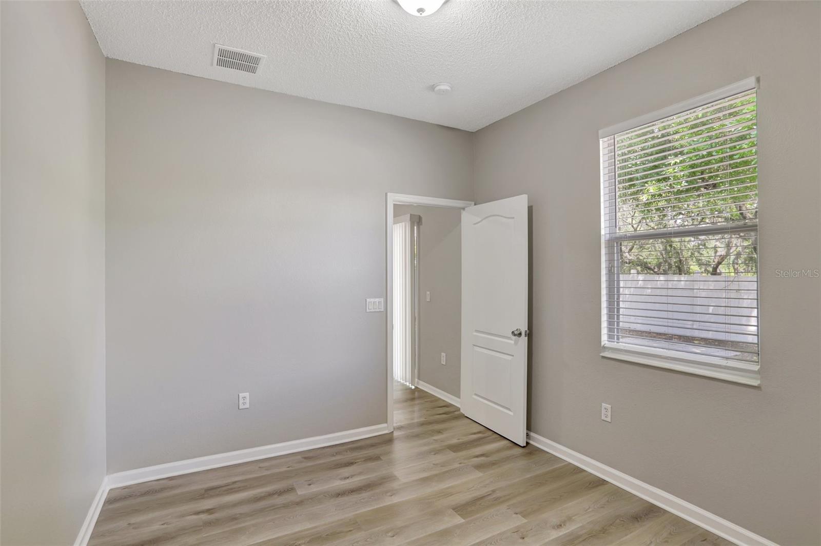 Image 23 of 48 For 9999 Shadow Creek Drive
