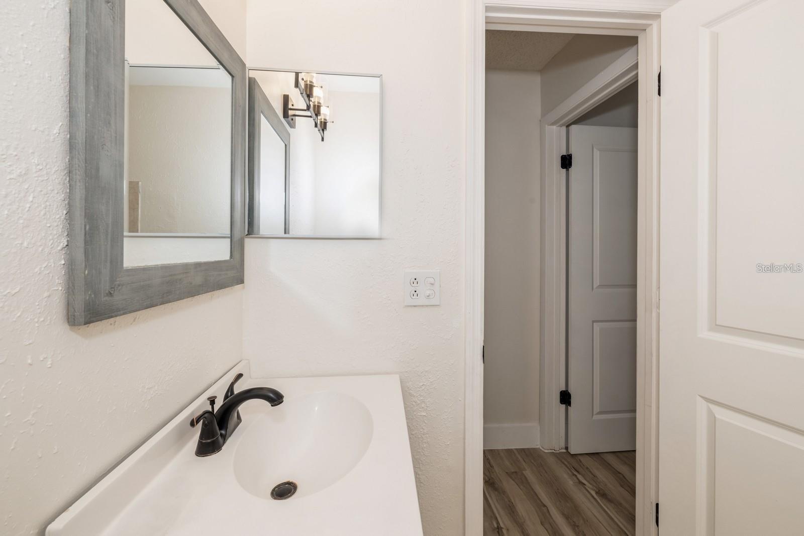 Image 12 of 13 For 4213 Semoran Boulevard 9