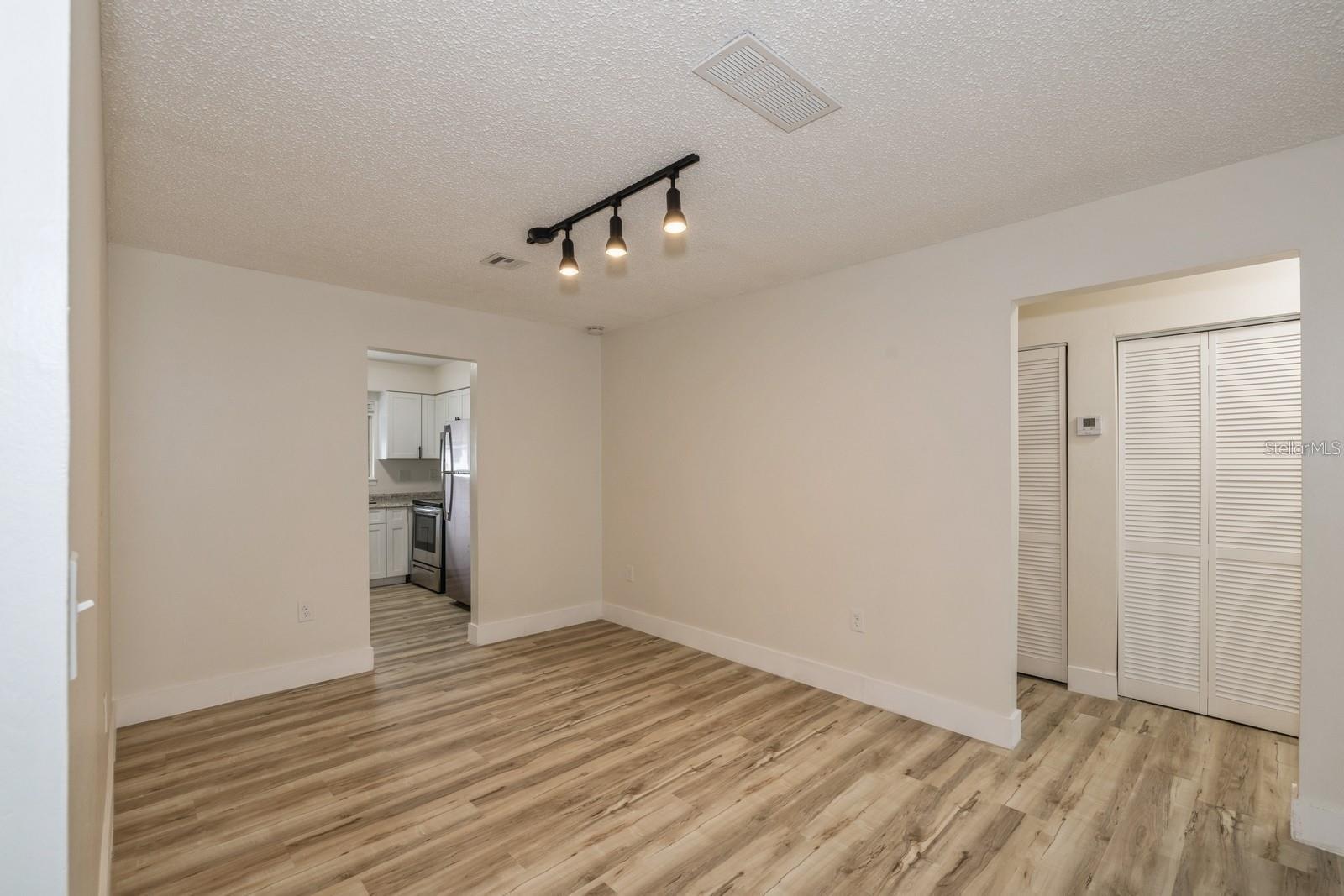 Image 7 of 13 For 4213 Semoran Boulevard 9