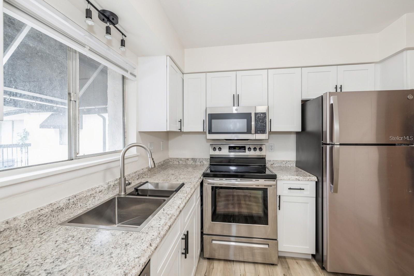 Image 9 of 13 For 4213 Semoran Boulevard 9