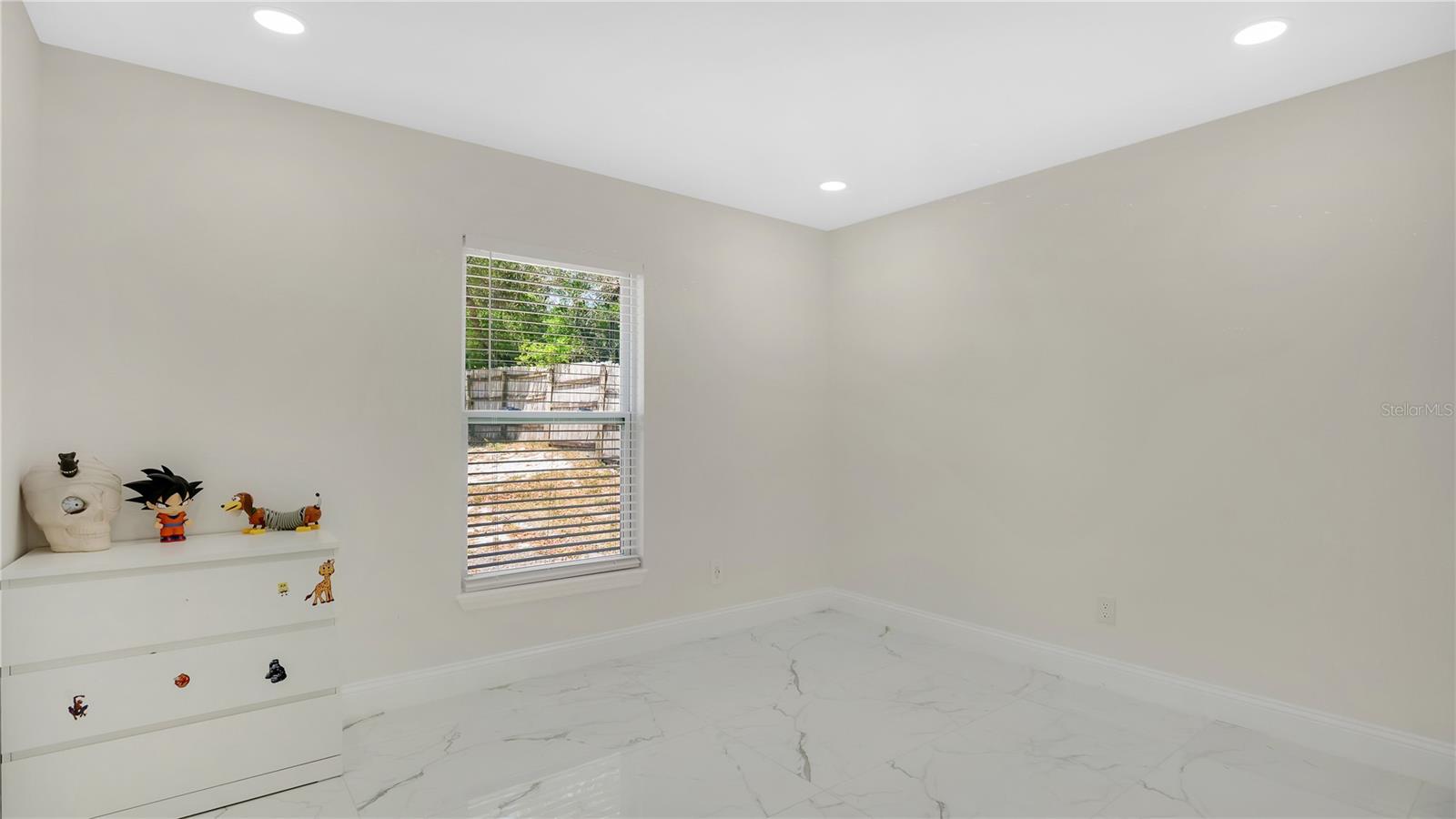 Image 18 of 34 For 2685 Groveland Avenue