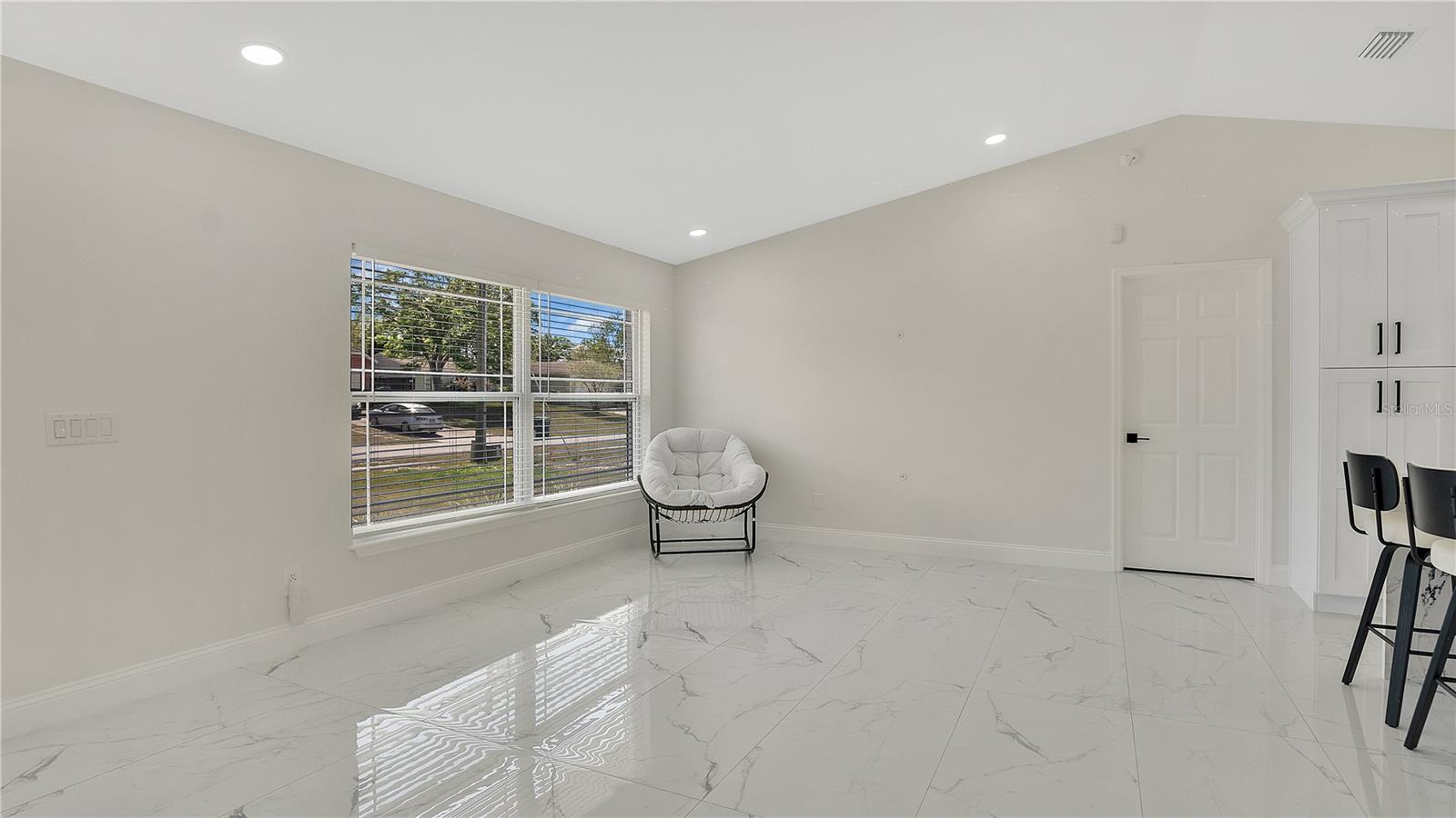Image 8 of 34 For 2685 Groveland Avenue