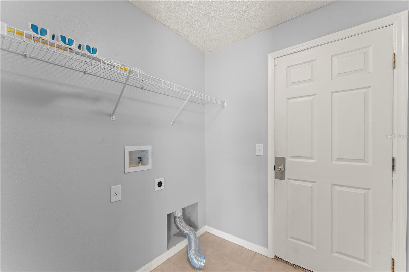Image 21 of 36 For 408 Magpie Court