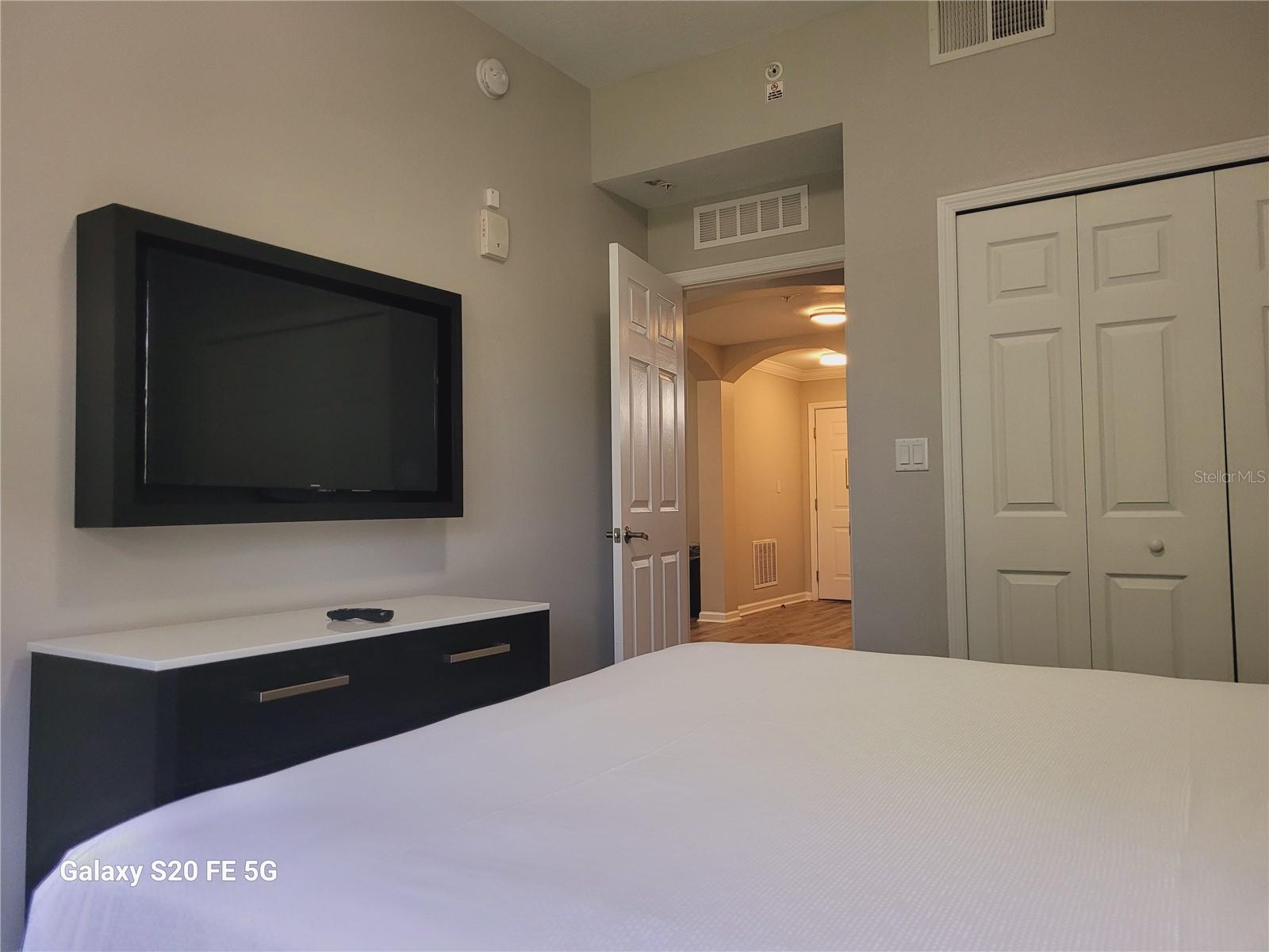 Image 19 of 57 For 14501 Grove Resort Avenue 1201