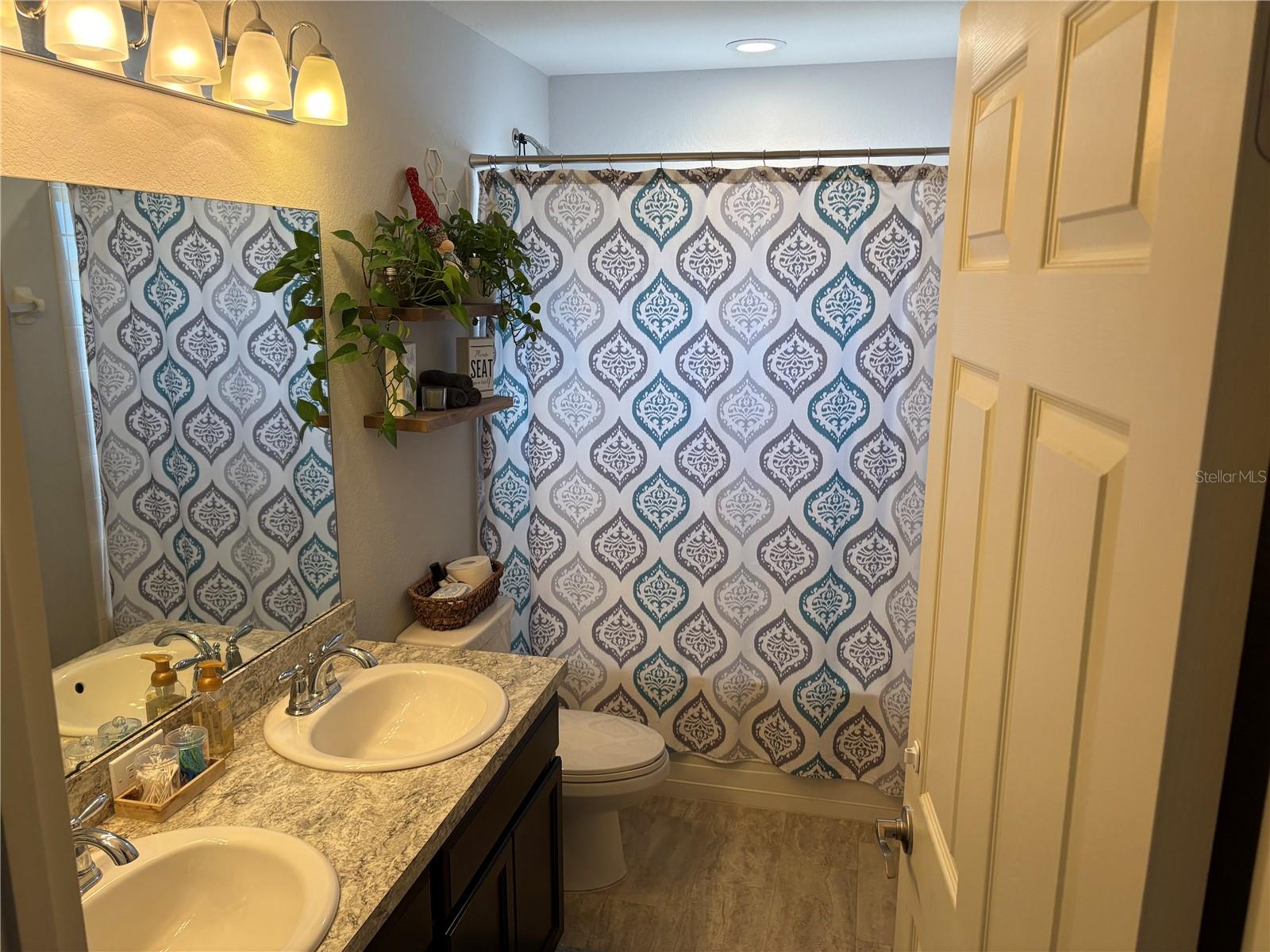 Image 21 of 34 For 1381 Woodlark Drive