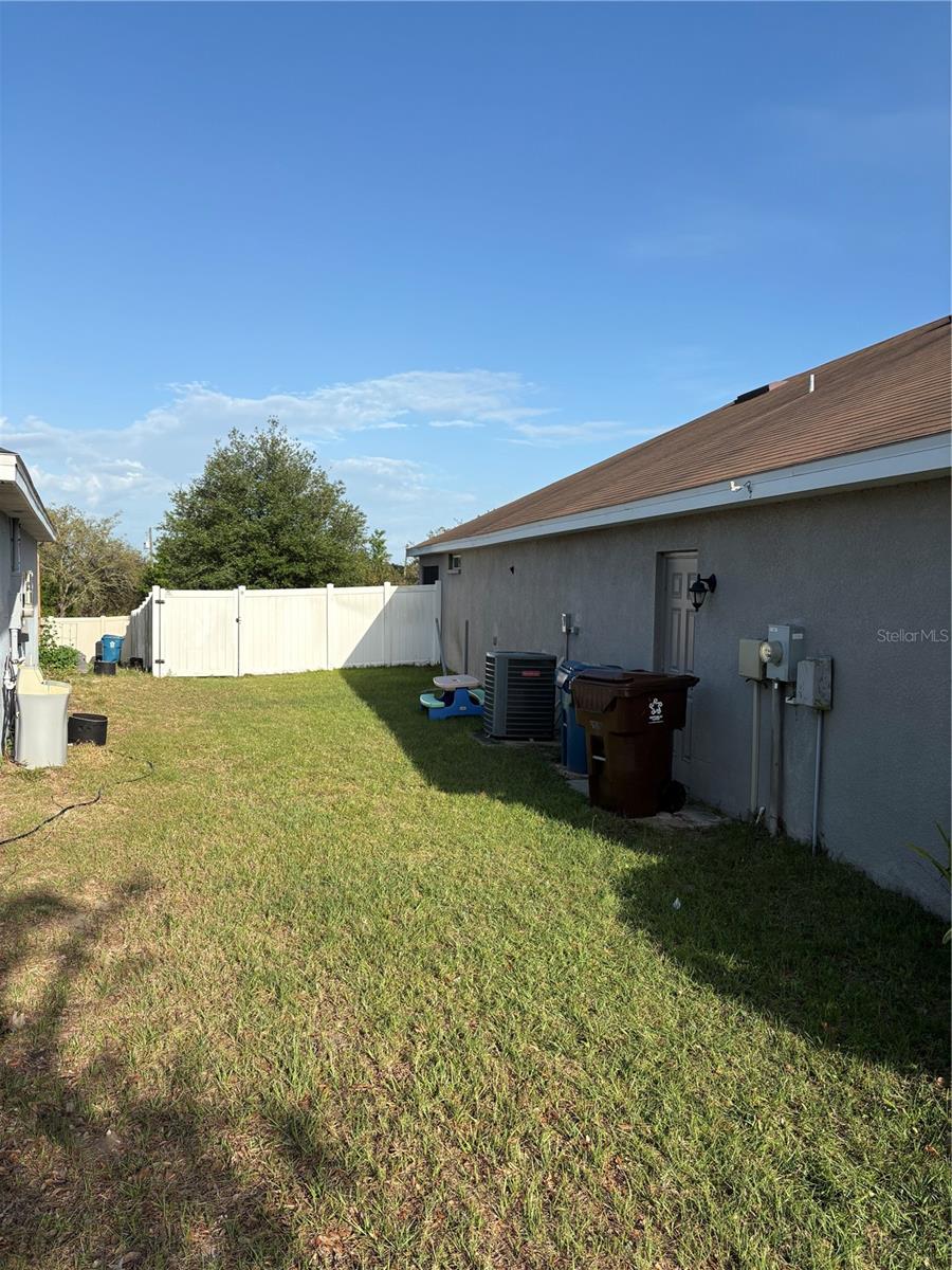 Image 30 of 34 For 1381 Woodlark Drive