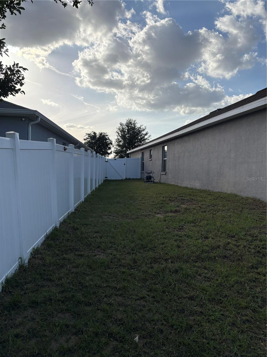 Image 32 of 34 For 1381 Woodlark Drive