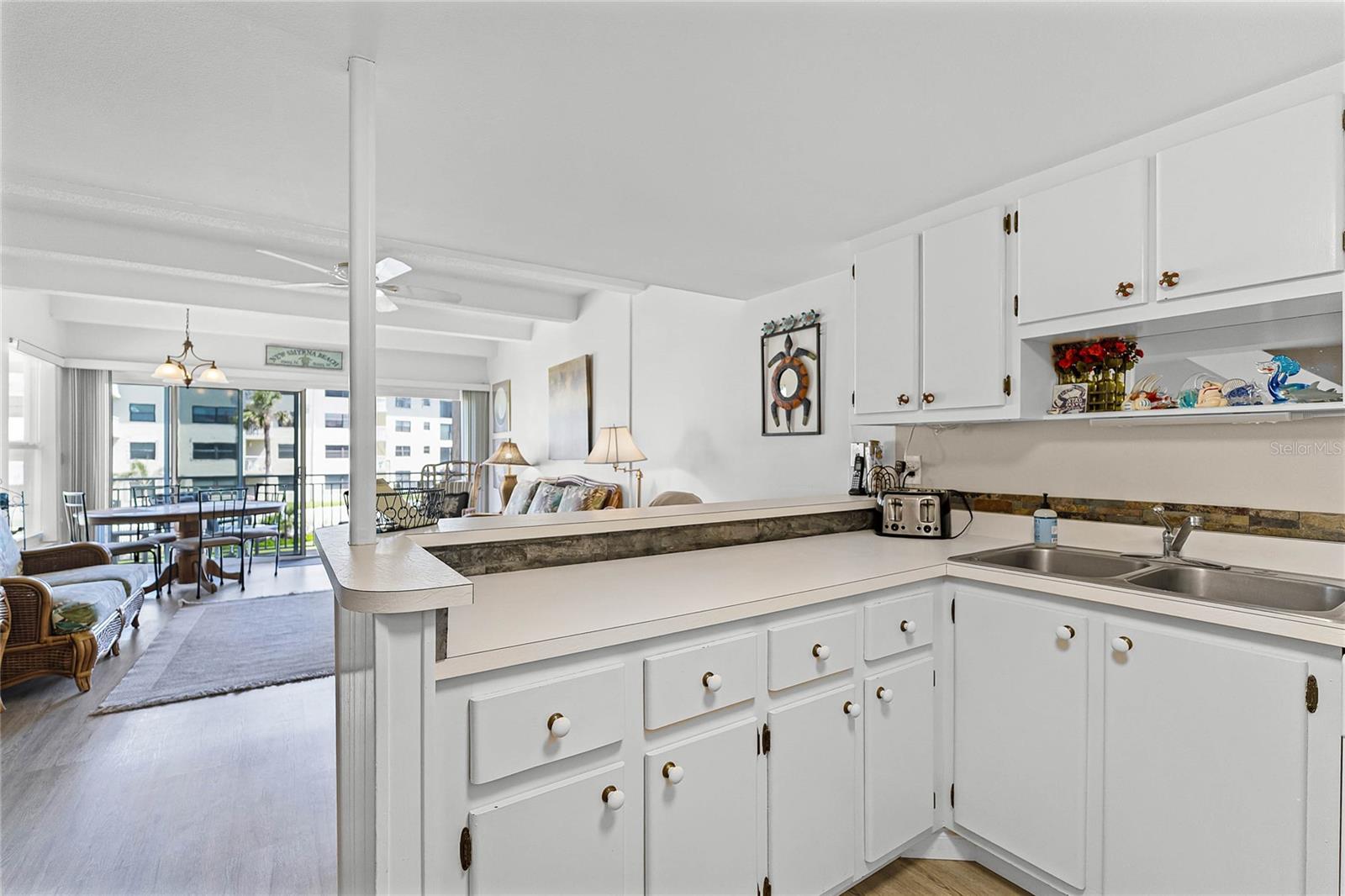 Image 7 of 43 For 4821 Saxon Drive 201b
