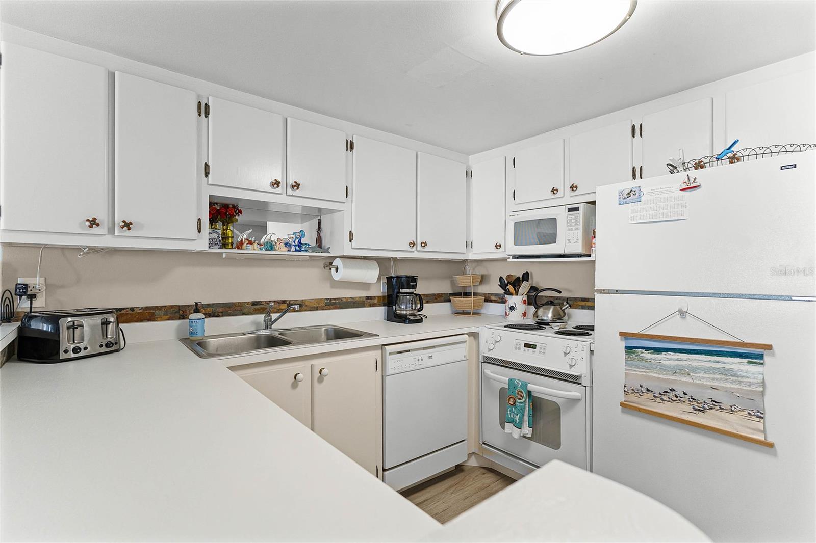 Image 9 of 43 For 4821 Saxon Drive 201b