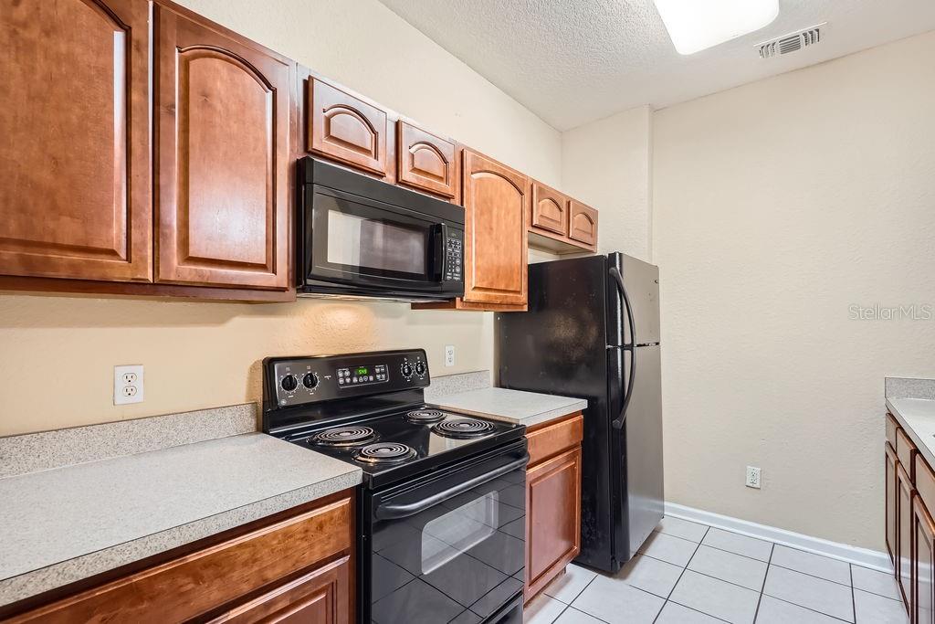 Image 3 of 11 For 6402 Cava Alta Drive 107