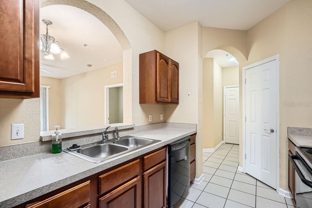 Image 4 of 11 For 6402 Cava Alta Drive 107