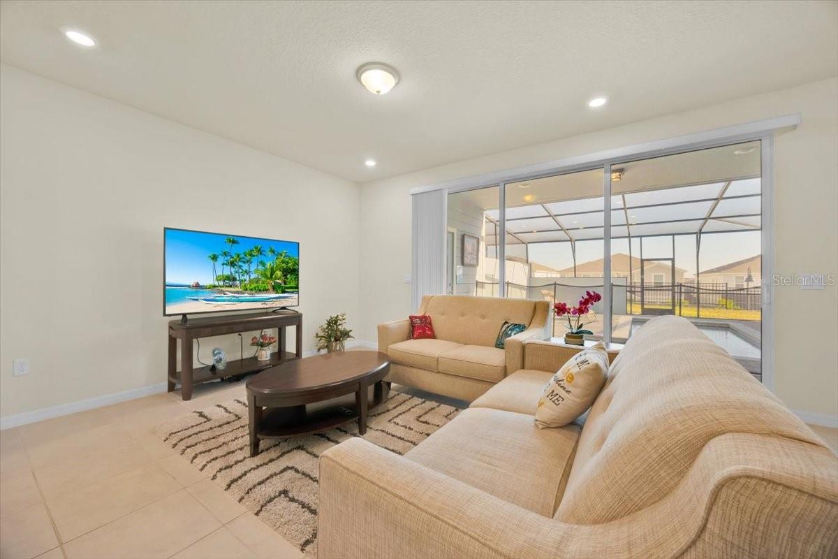 Image 12 of 37 For 3729 Pacific Lane