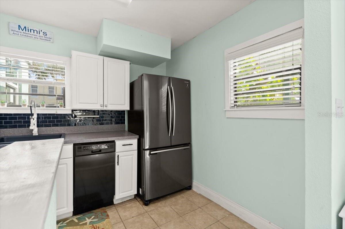 Image 11 of 38 For 7 Clarendon Court
