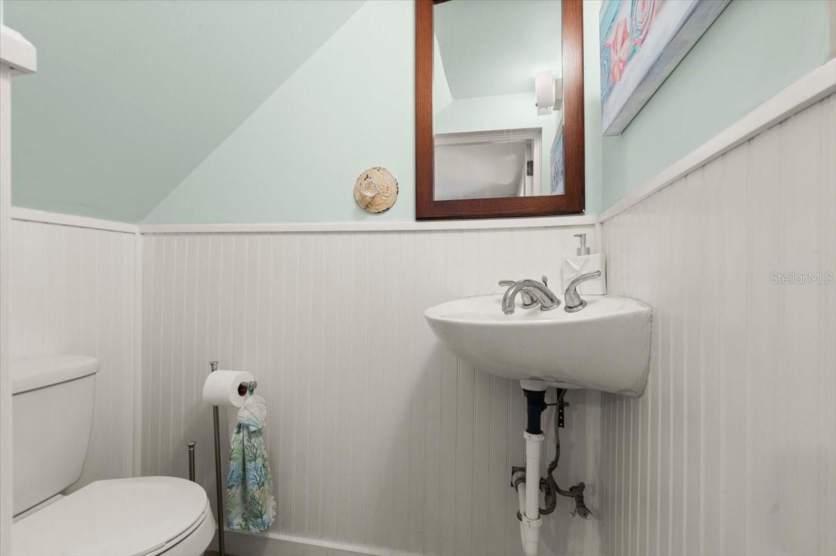 Image 15 of 38 For 7 Clarendon Court