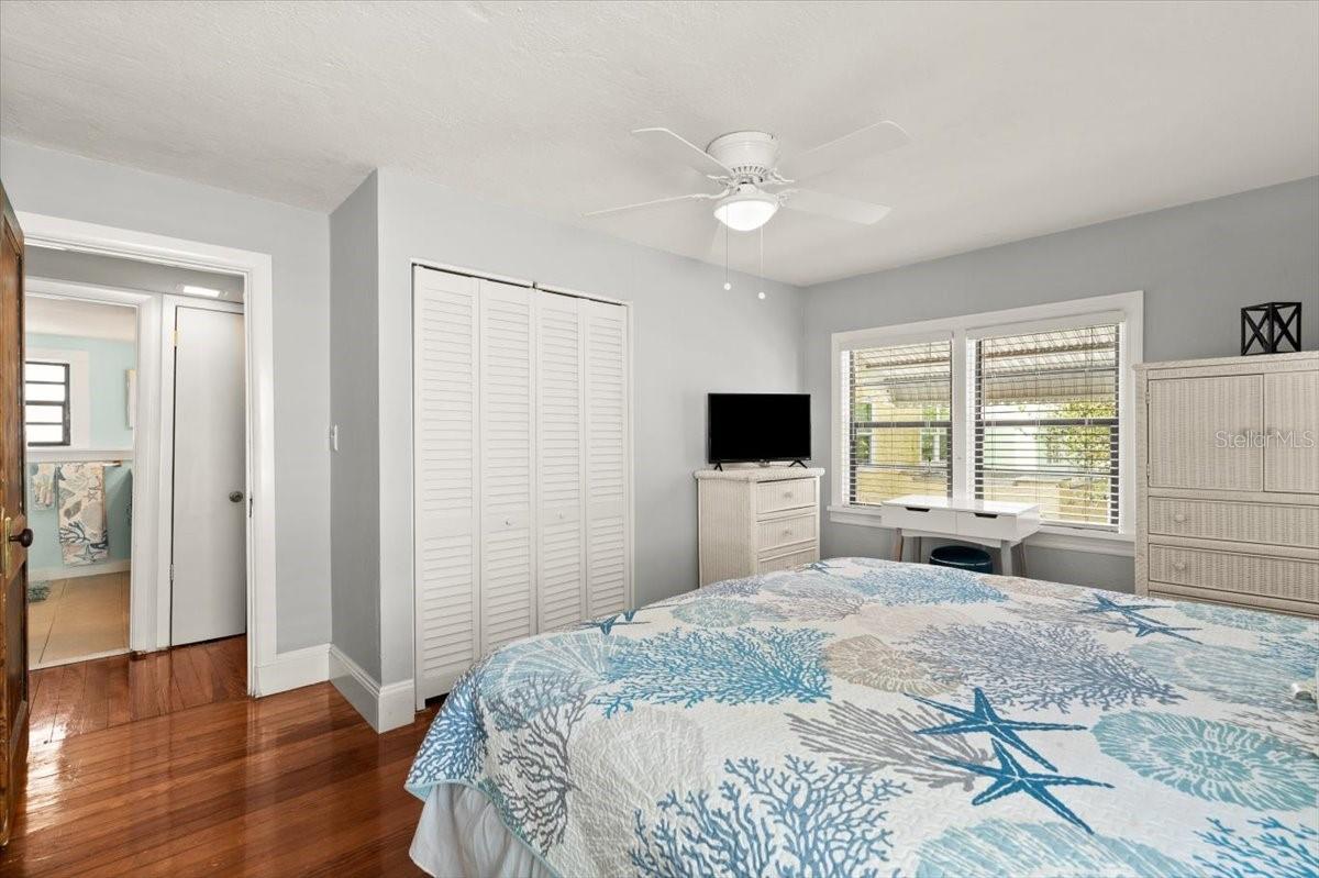 Image 19 of 38 For 7 Clarendon Court