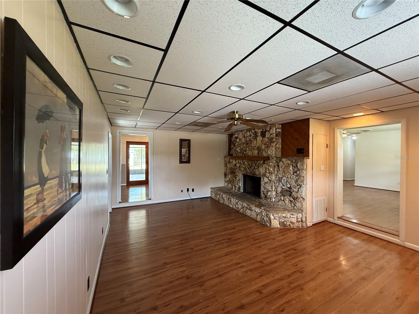 Image 11 of 27 For 2101 Oakhurst Avenue