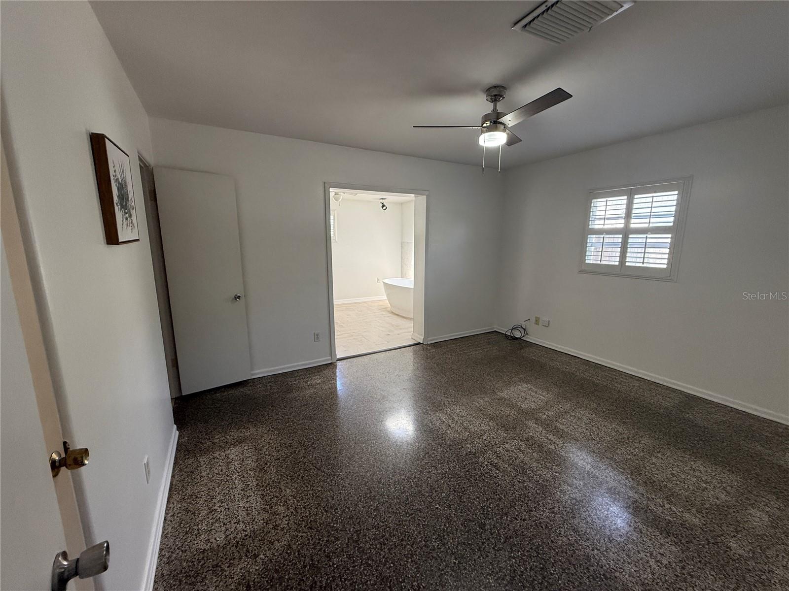 Image 13 of 27 For 2101 Oakhurst Avenue