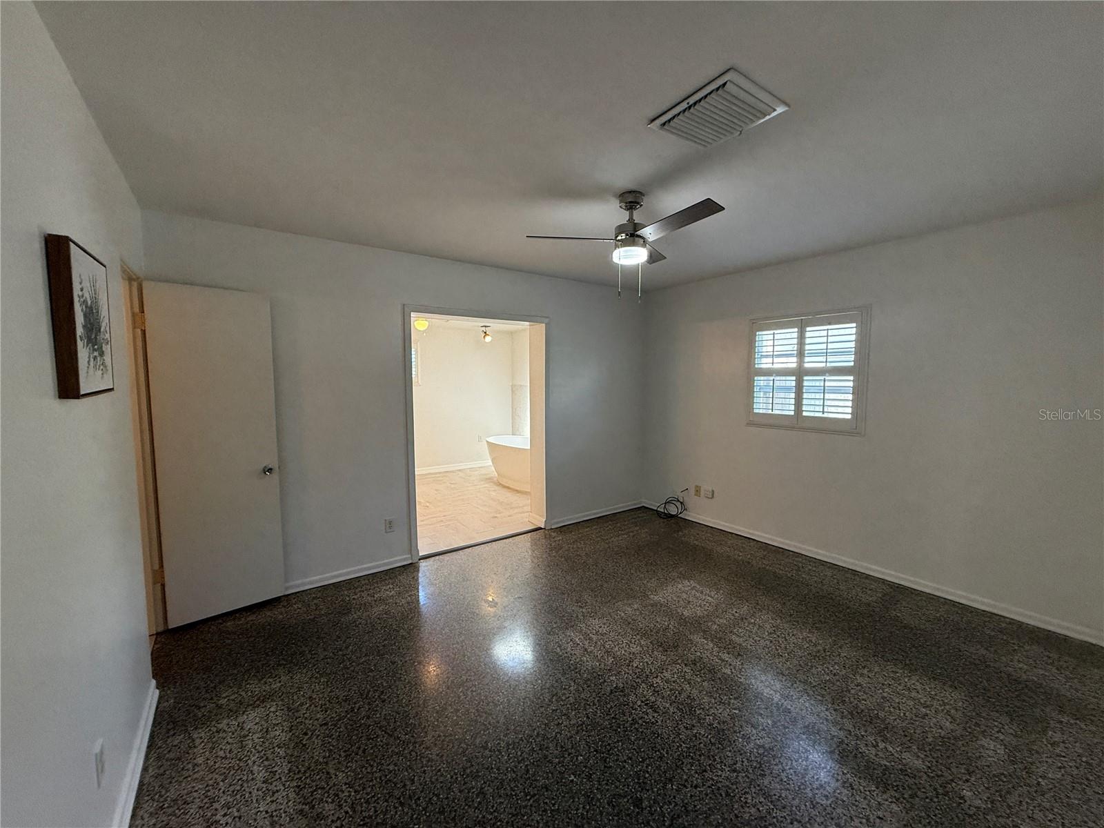 Image 20 of 27 For 2101 Oakhurst Avenue