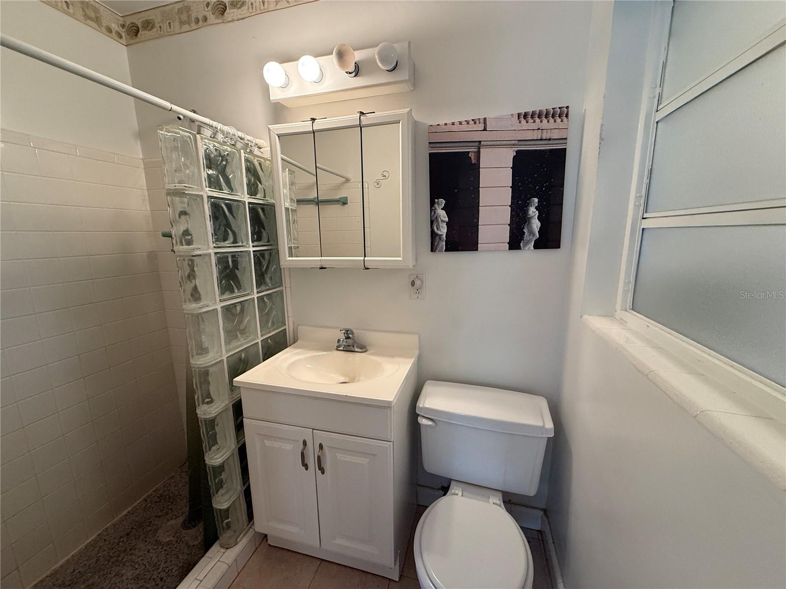 Image 21 of 27 For 2101 Oakhurst Avenue