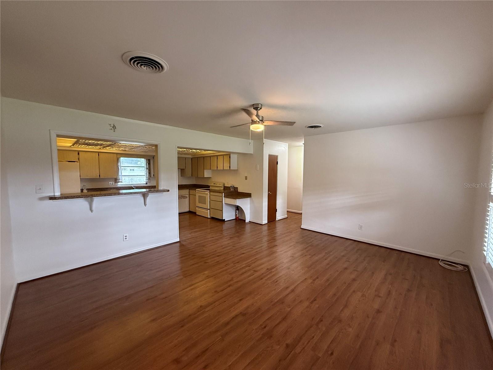 Image 3 of 27 For 2101 Oakhurst Avenue