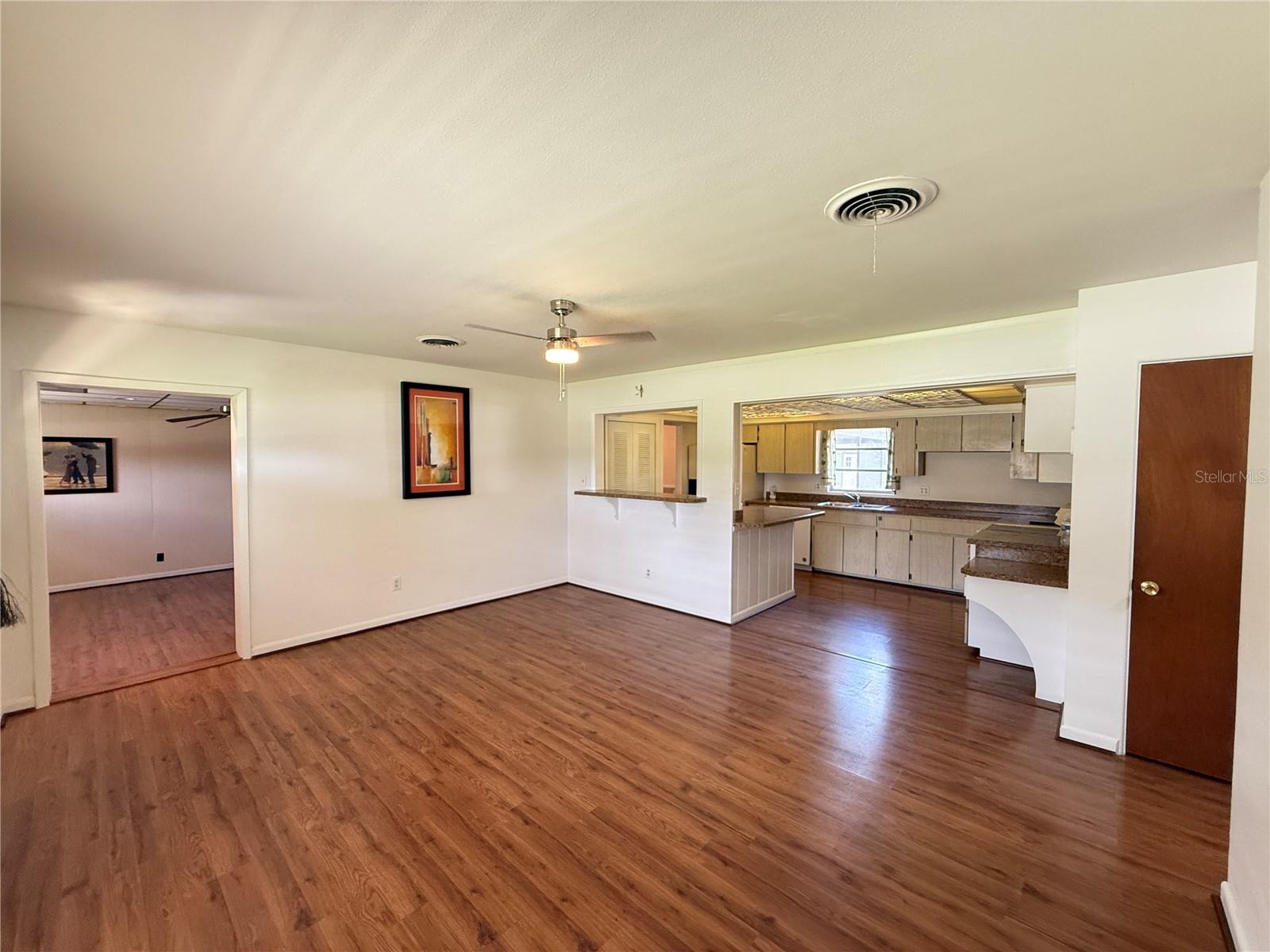 Image 6 of 27 For 2101 Oakhurst Avenue