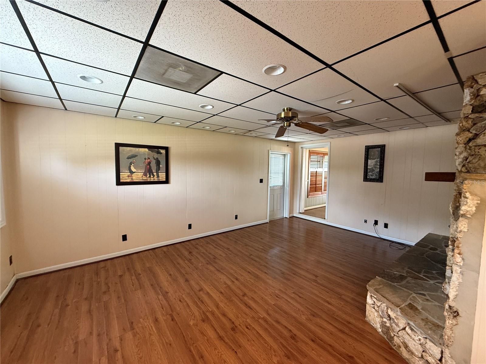 Image 7 of 27 For 2101 Oakhurst Avenue
