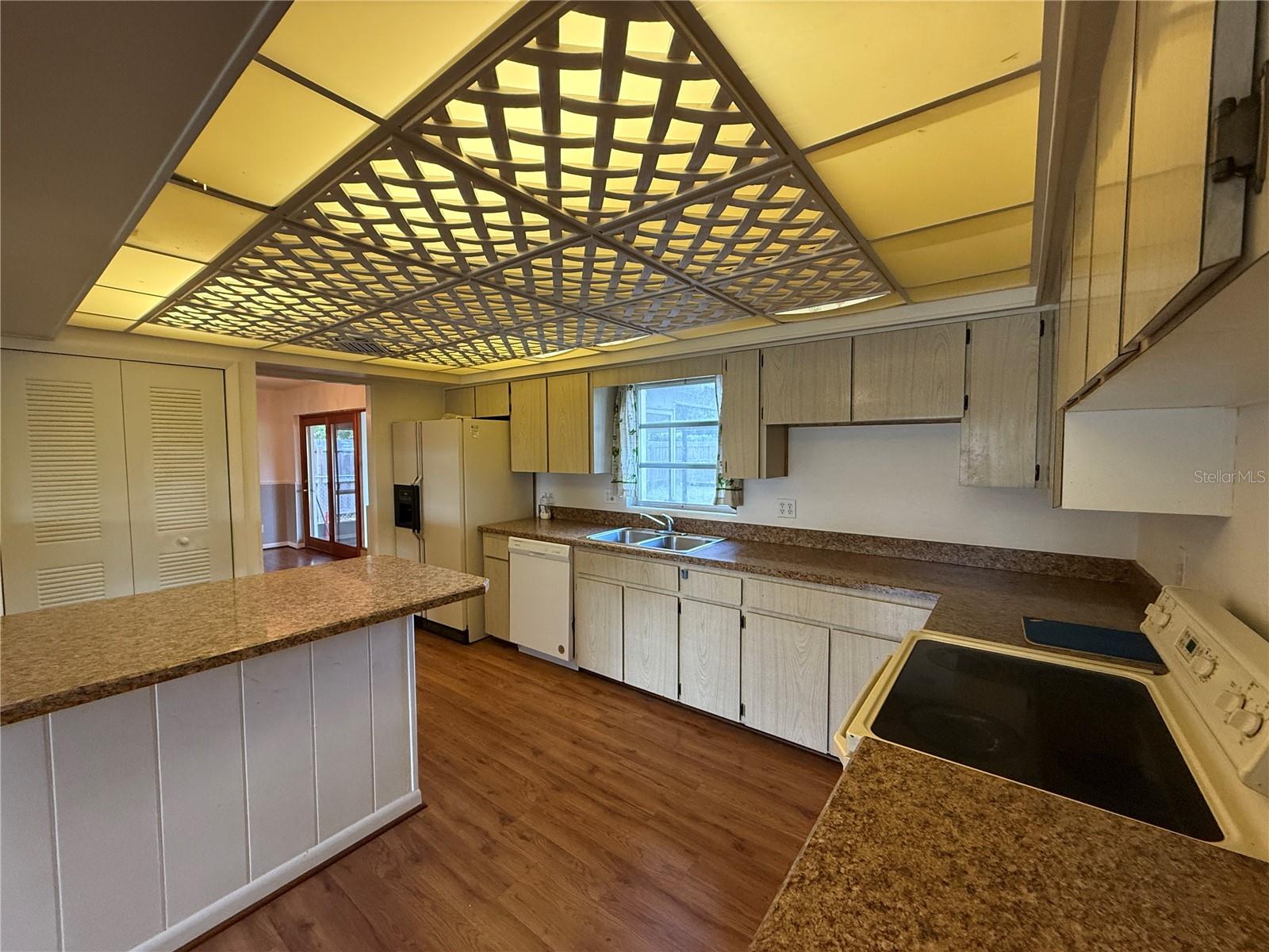 Image 9 of 27 For 2101 Oakhurst Avenue