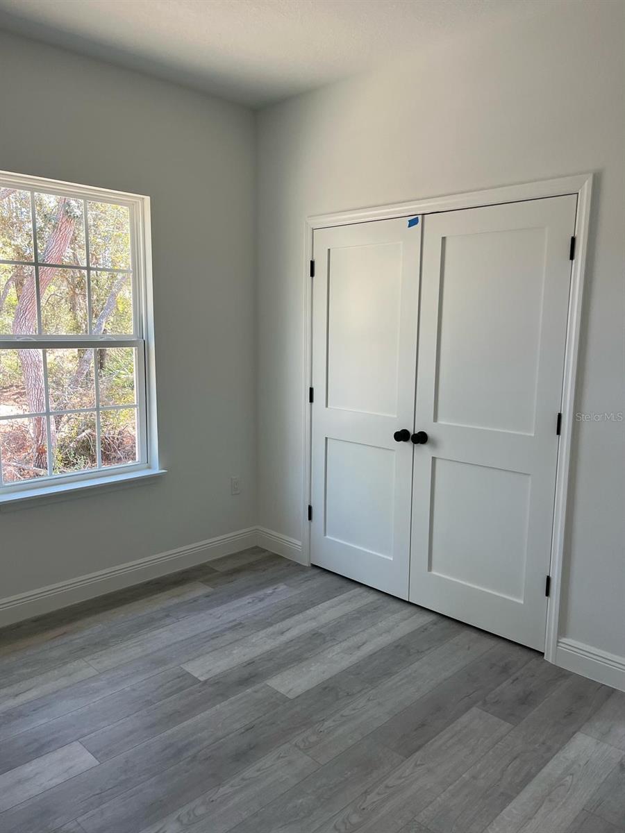 Listing photo id 10 for 920 Ludlum Street