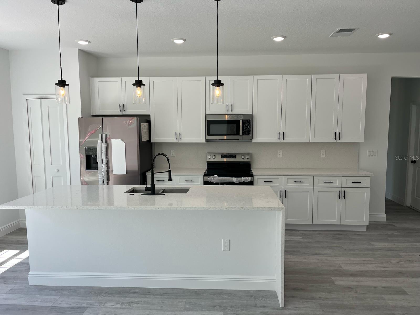 Listing photo id 5 for 920 Ludlum Street