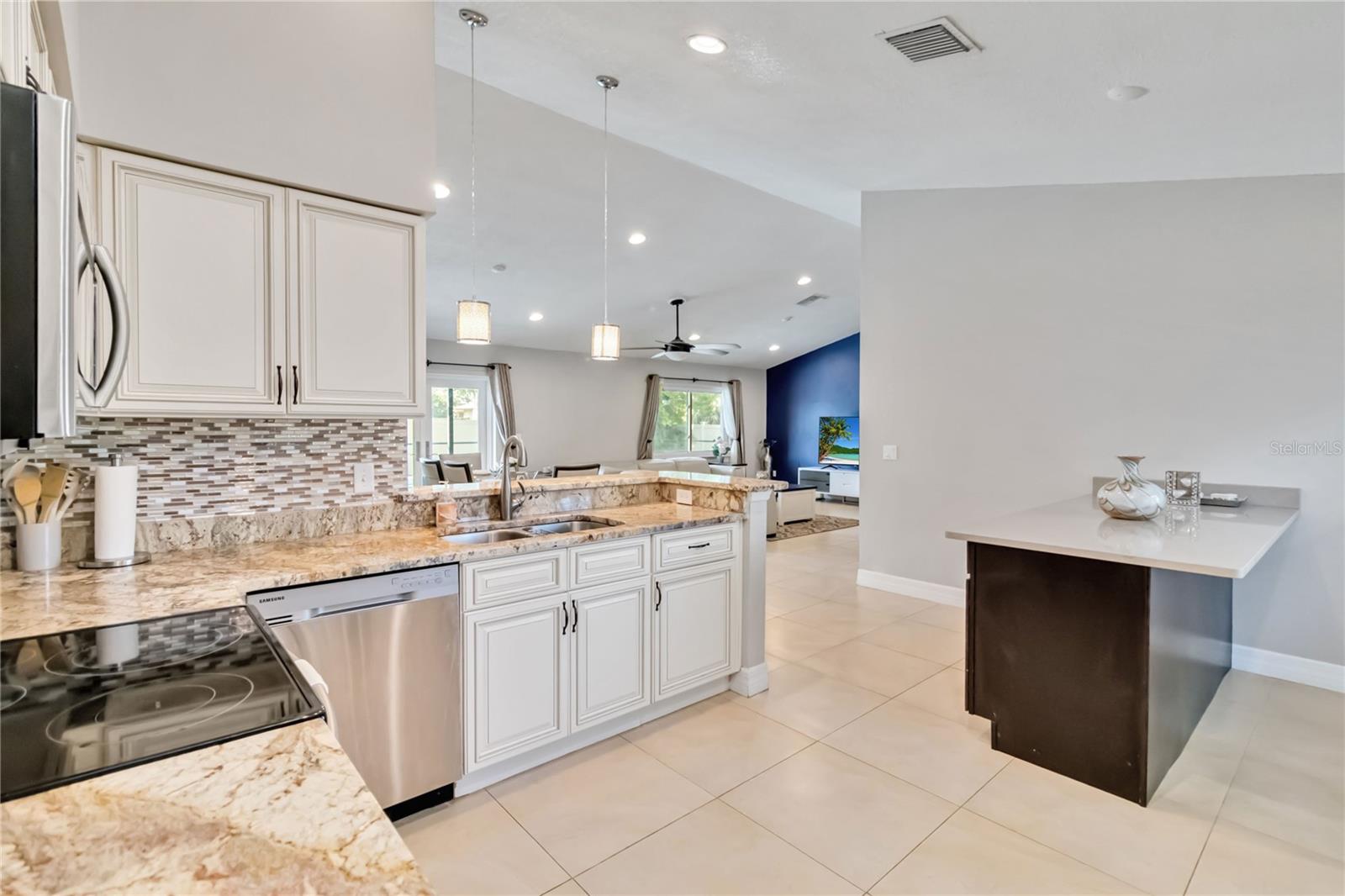 Image 15 of 37 For 9338 Palm Tree Drive