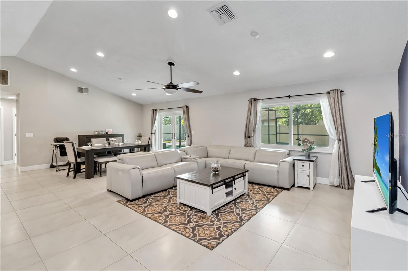 Image 6 of 37 For 9338 Palm Tree Drive