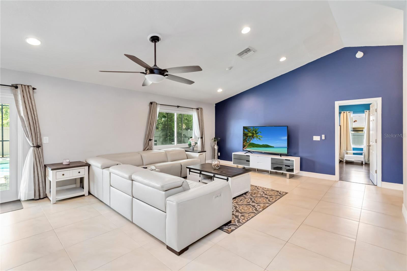 Image 8 of 37 For 9338 Palm Tree Drive