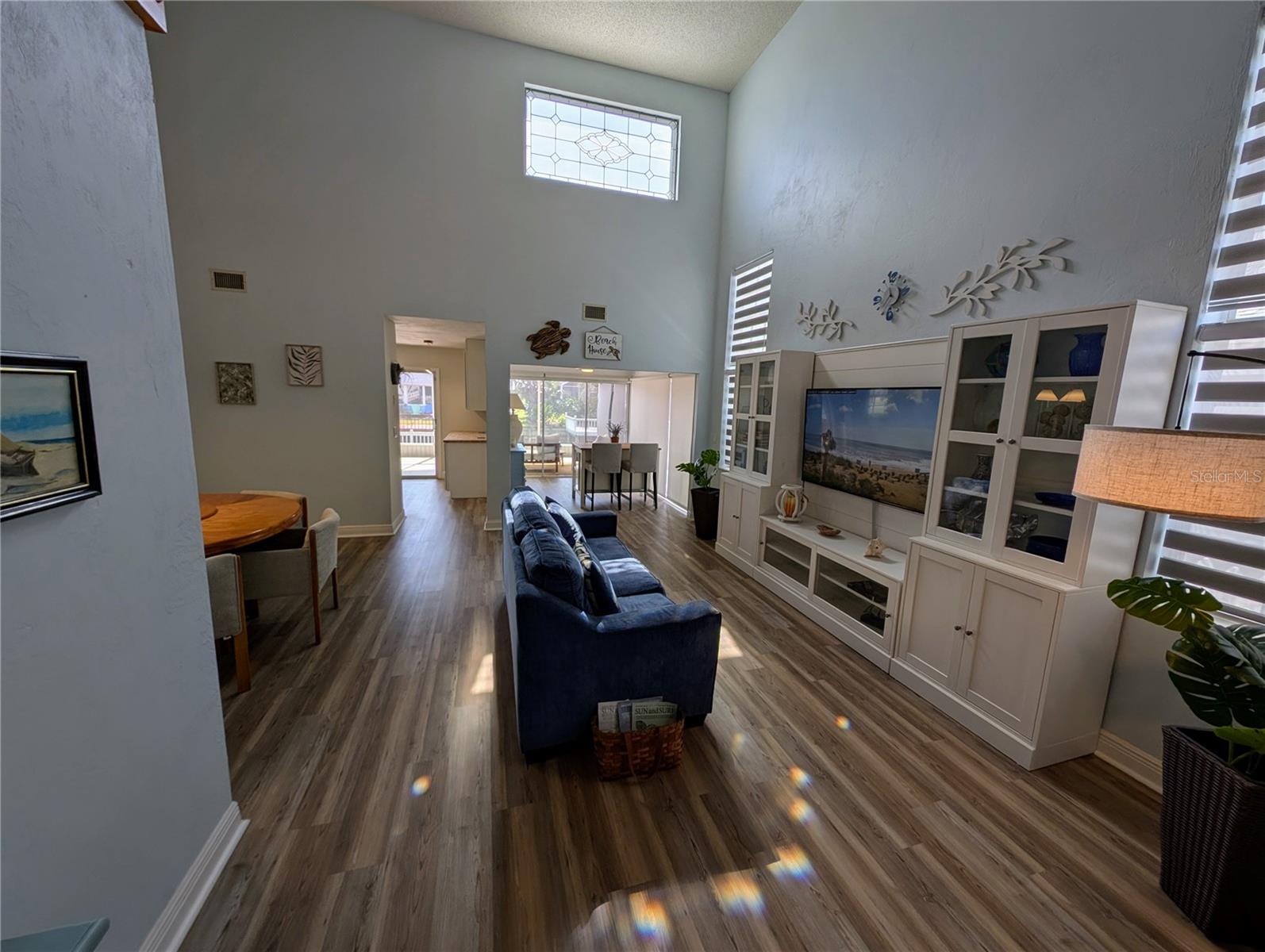 Image 4 of 42 For 38 Avalon Terrace
