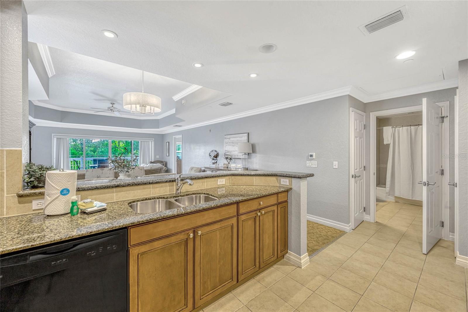 Image 21 of 63 For 7652 Whisper Way 301