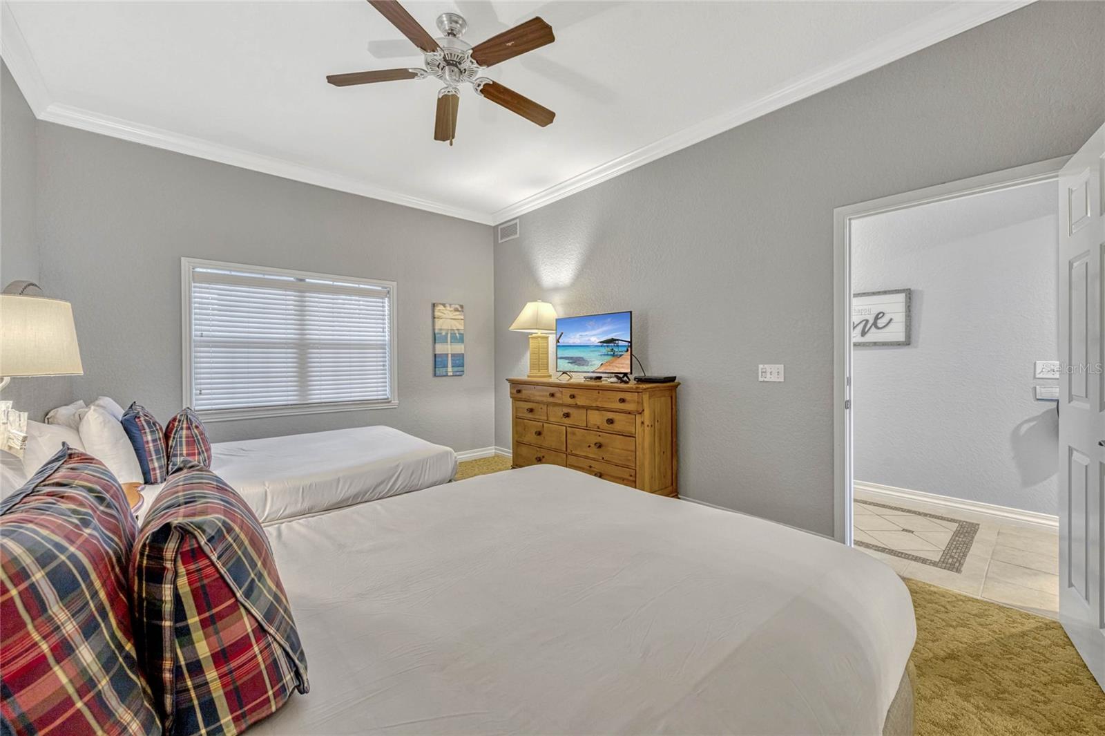Image 27 of 63 For 7652 Whisper Way 301