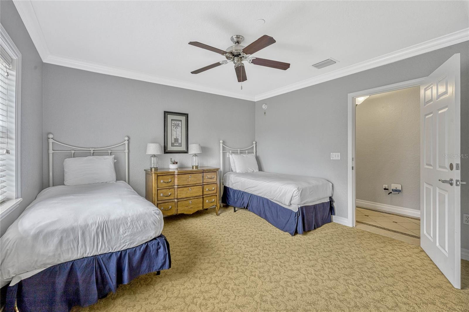 Image 31 of 63 For 7652 Whisper Way 301