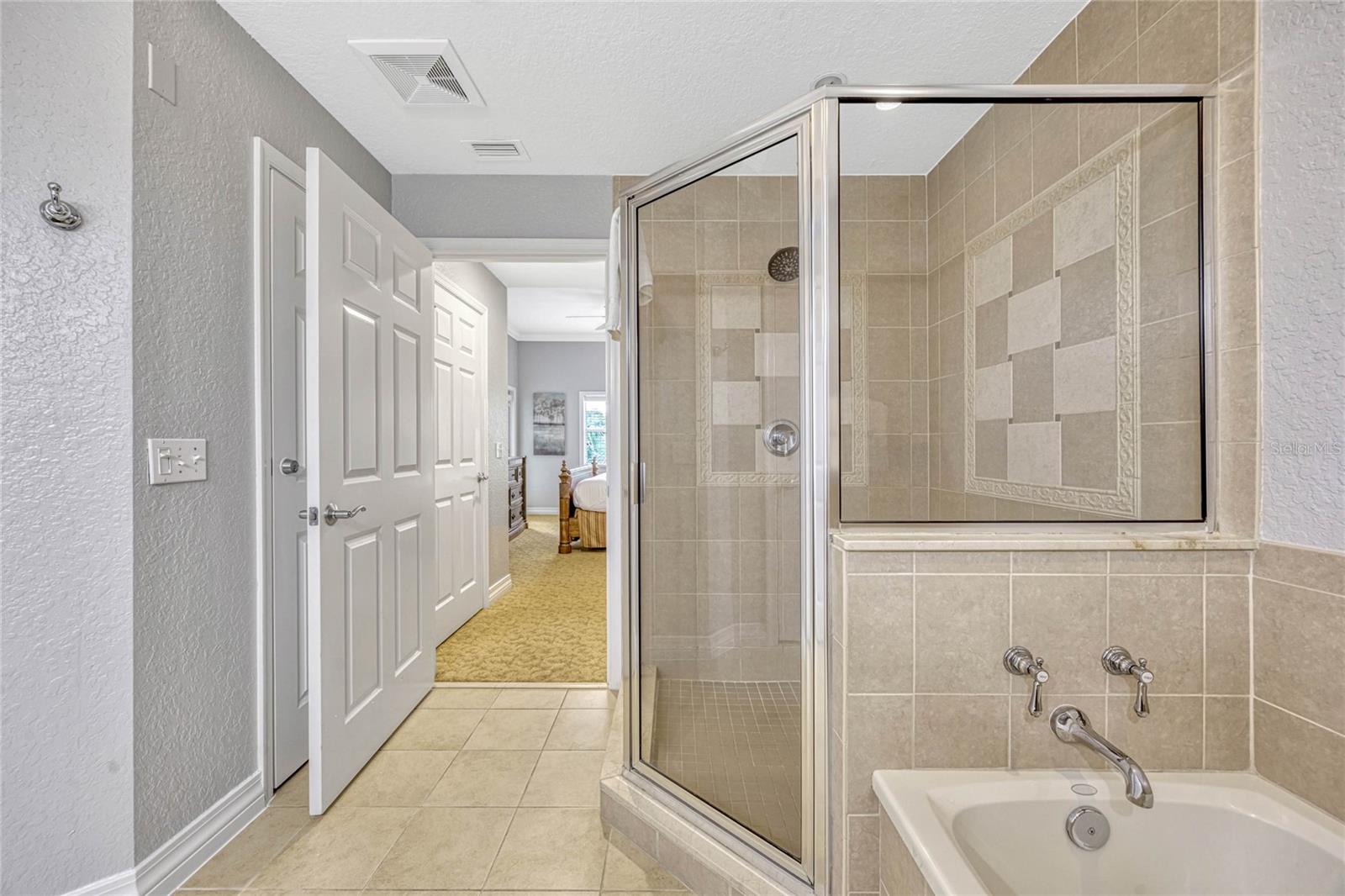 Image 38 of 63 For 7652 Whisper Way 301