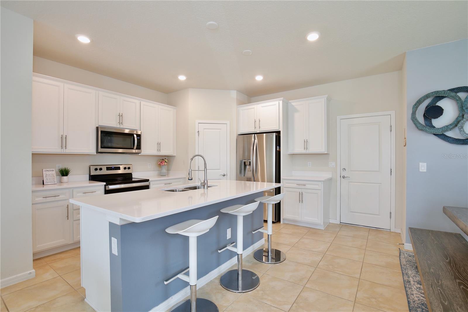 Image 10 of 24 For 14374 Lanikai Beach Dr,