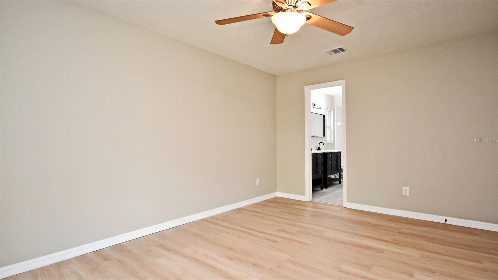Image 15 of 32 For 1025 Winter Springs Boulevard