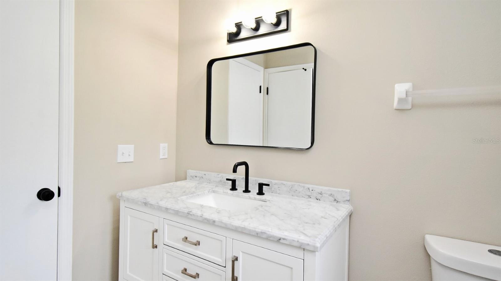 Image 22 of 32 For 1025 Winter Springs Boulevard