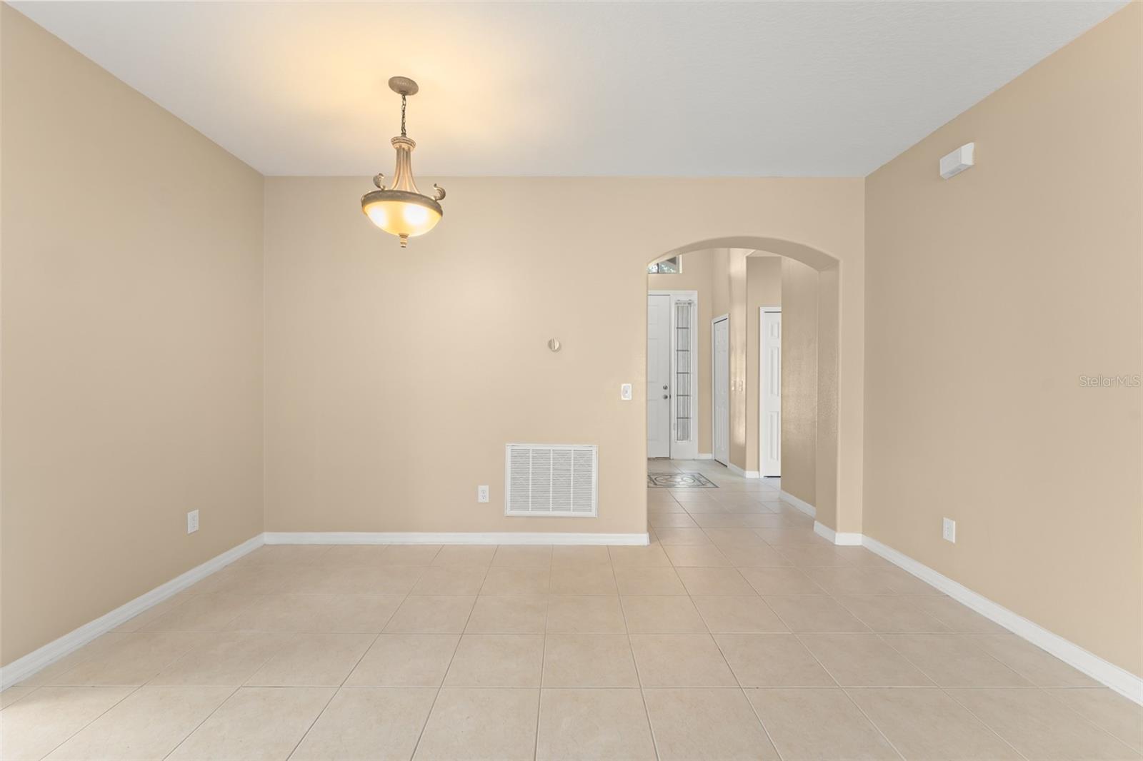 Image 11 of 36 For 558 Knollwood Drive