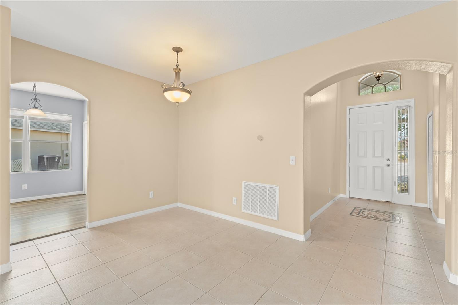 Image 12 of 36 For 558 Knollwood Drive
