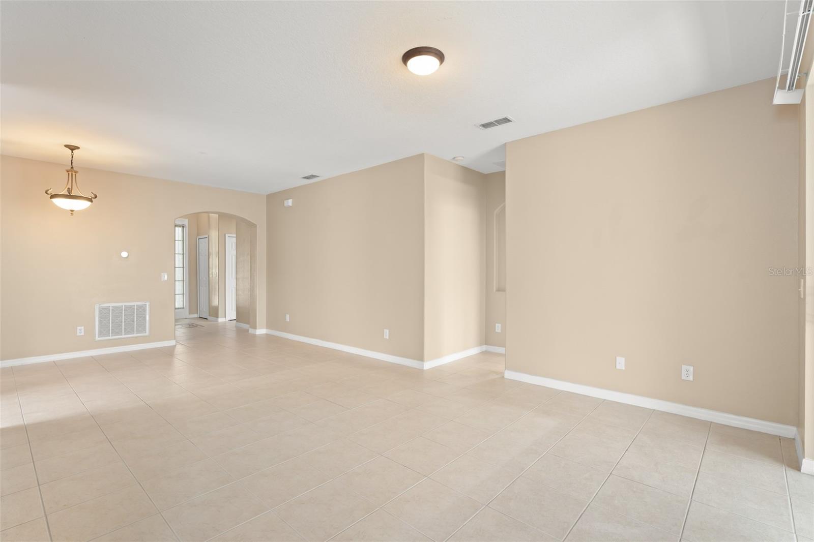 Image 14 of 36 For 558 Knollwood Drive