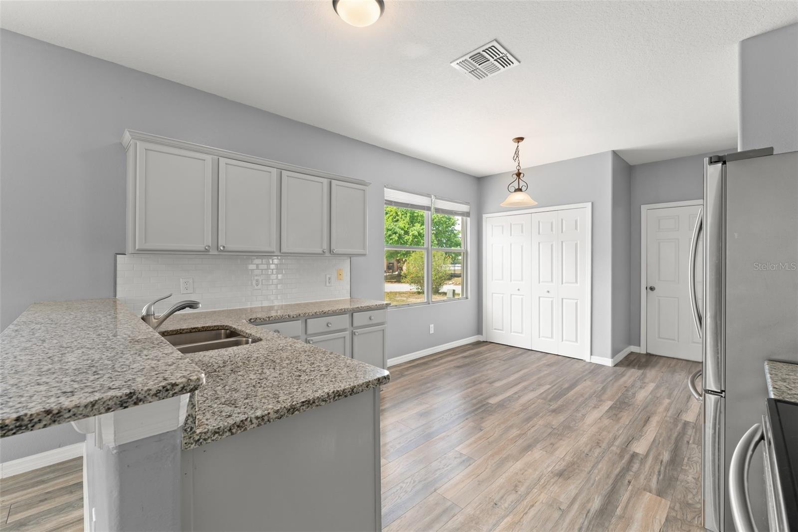 Image 19 of 36 For 558 Knollwood Drive