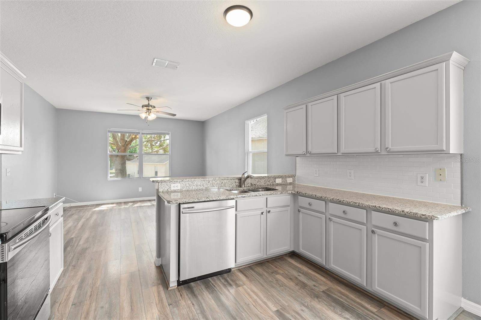 Image 22 of 36 For 558 Knollwood Drive