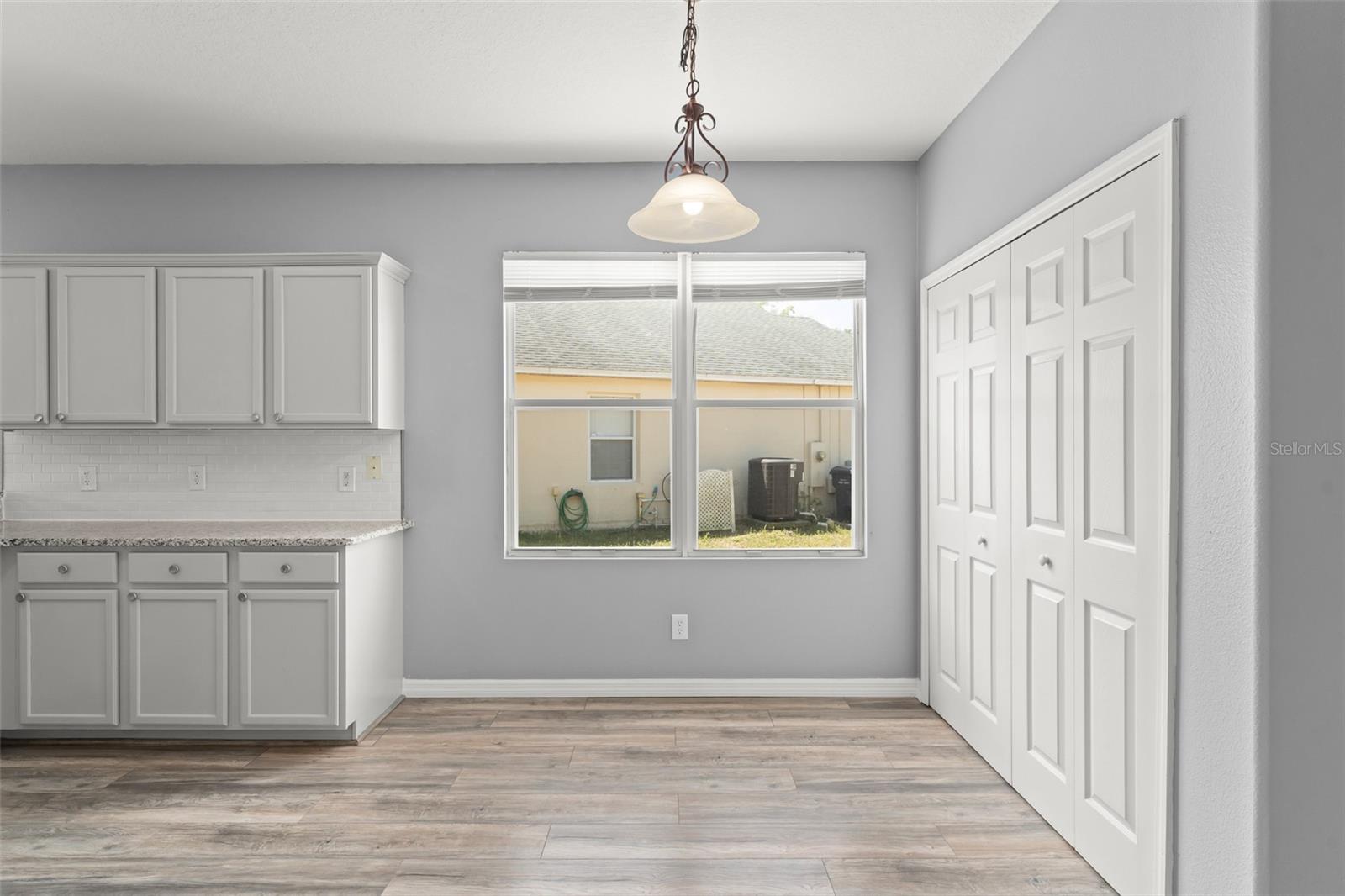 Image 23 of 36 For 558 Knollwood Drive