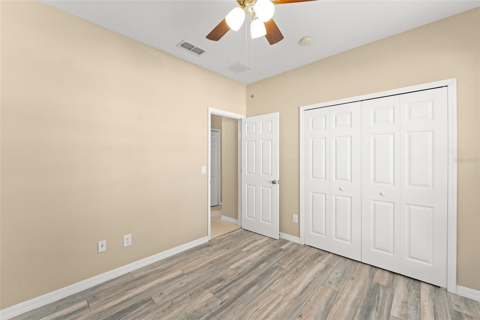 Image 5 of 36 For 558 Knollwood Drive