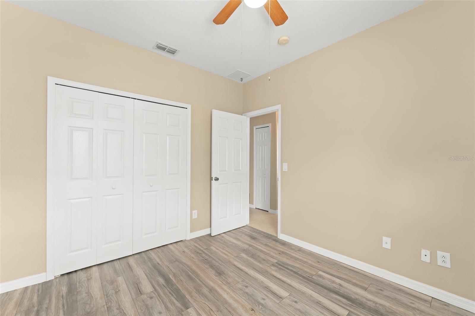 Image 8 of 36 For 558 Knollwood Drive